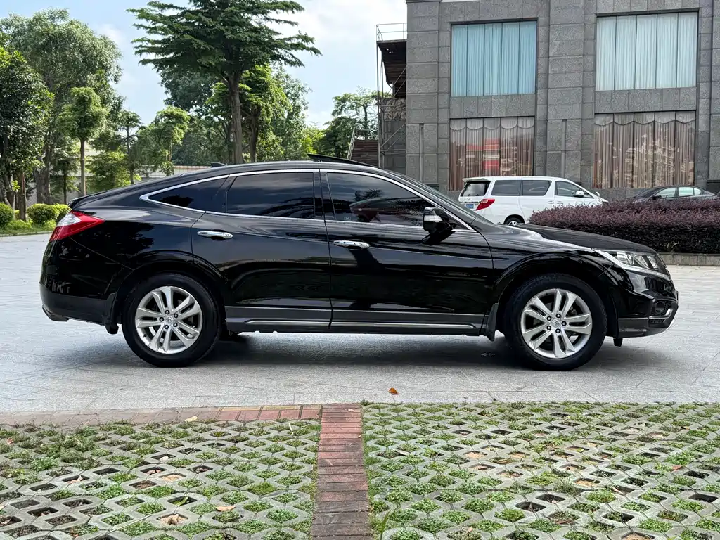 Honda Crosstour 2015 — фото 13
