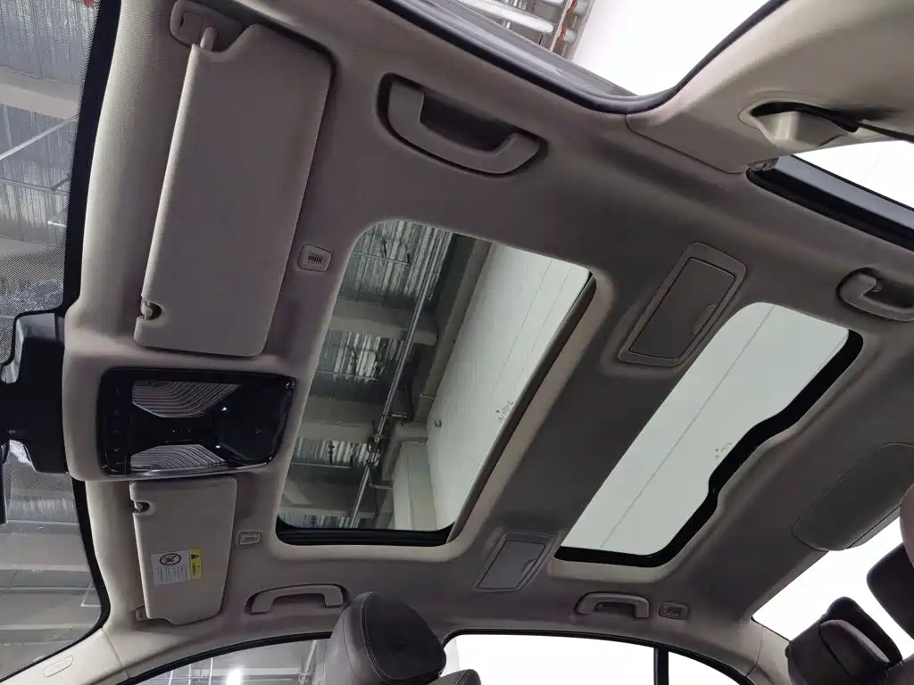 BMW 5 Series New Energy 2021 — фото 14