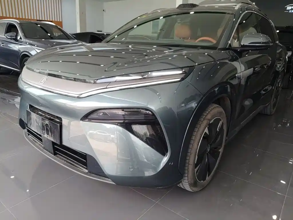 BYD Tang L 2025