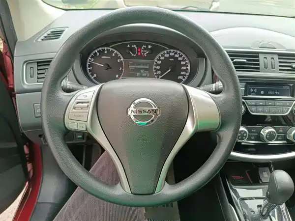 Nissan Tiida 2016
