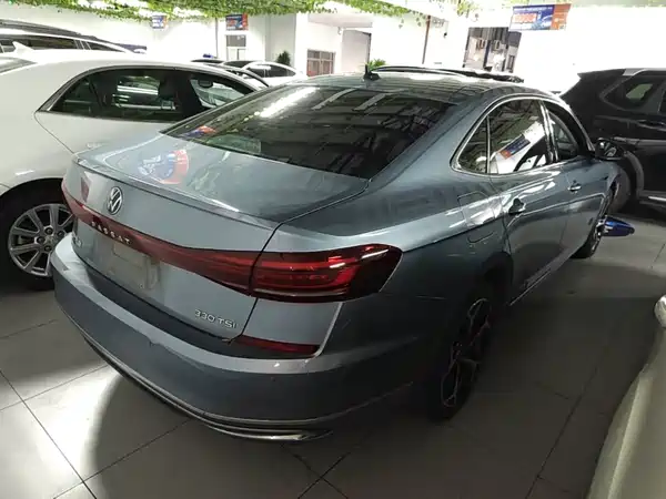 Volkswagen Passat 2023