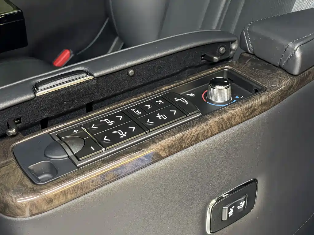 Toyota Vellfire 2020 — фото 20