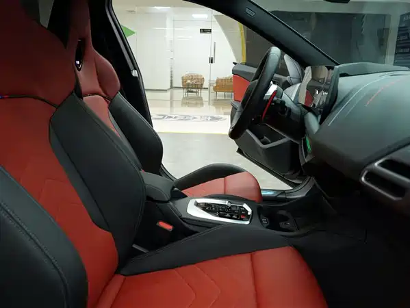 BMW M235L 2026