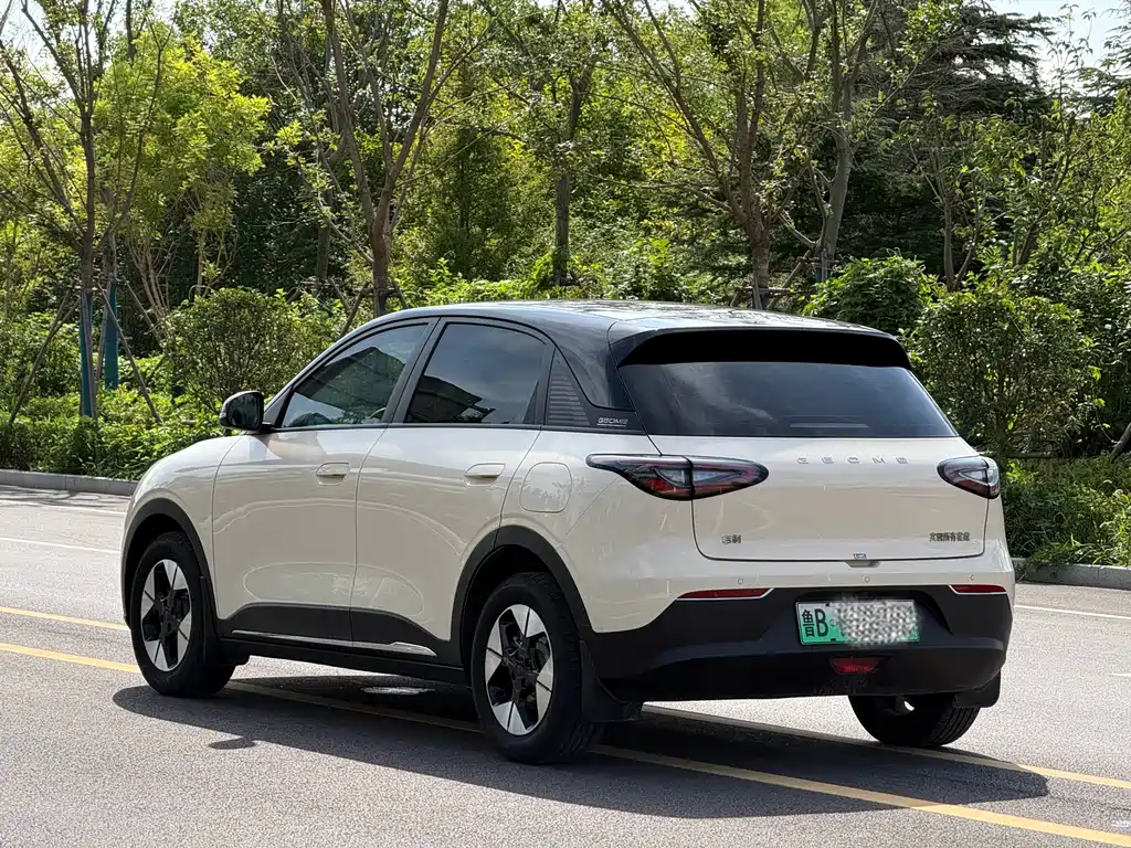 Geely Galaxy Starwish 2025 — фото 7