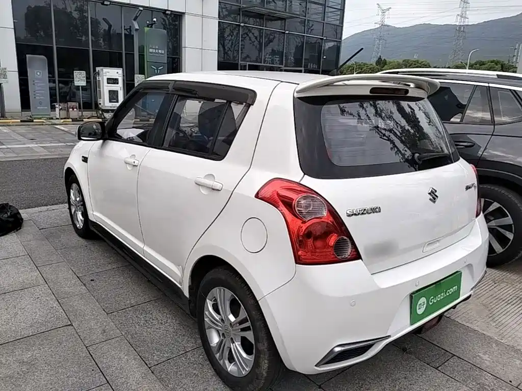 Suzuki Swift 2014 — фото 5