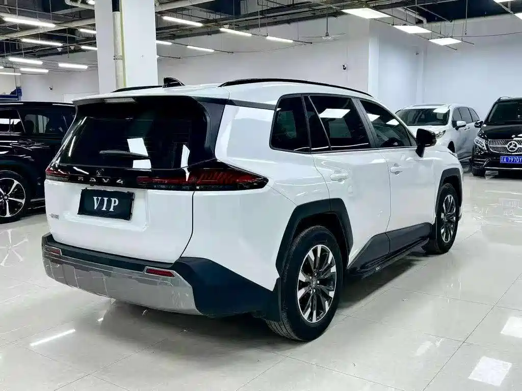 Toyota RAV4 2026 — фото 9