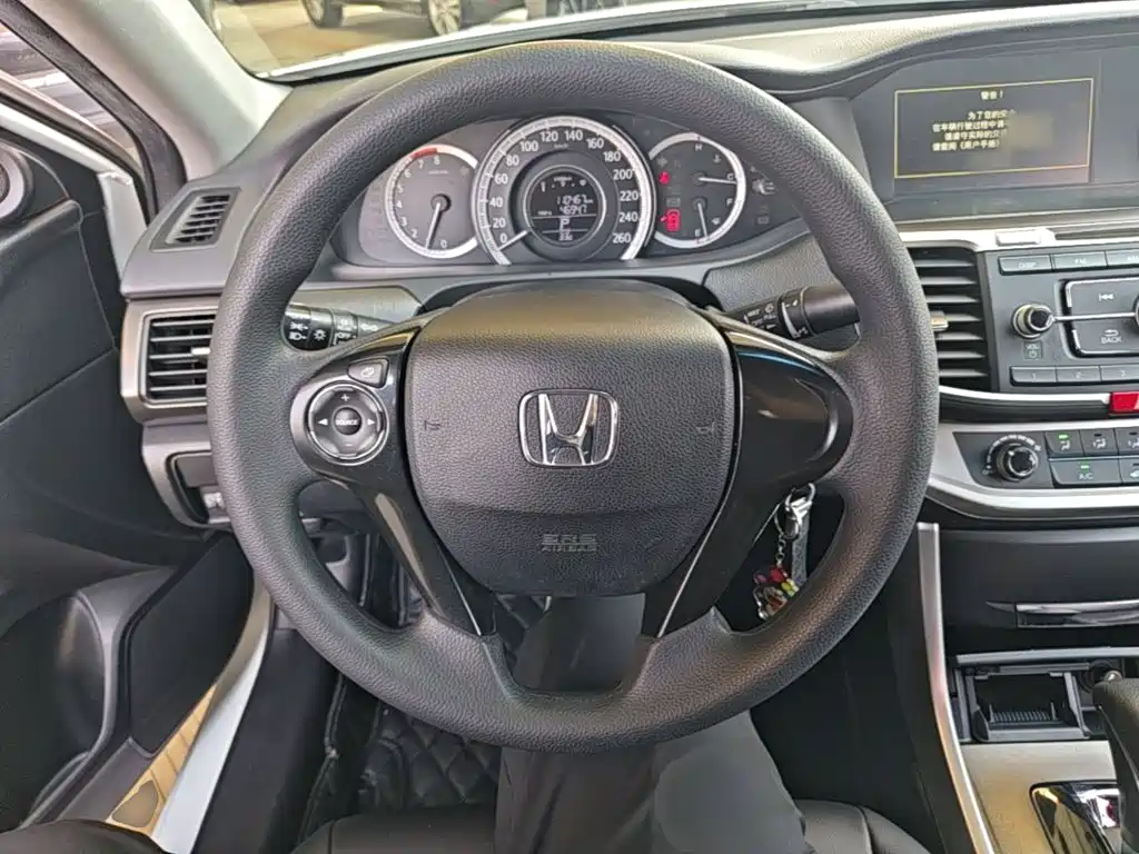 Honda Accord 2015 — фото 7