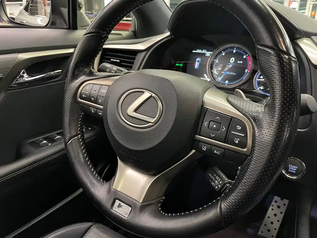 Lexus RX 2017 — фото 16
