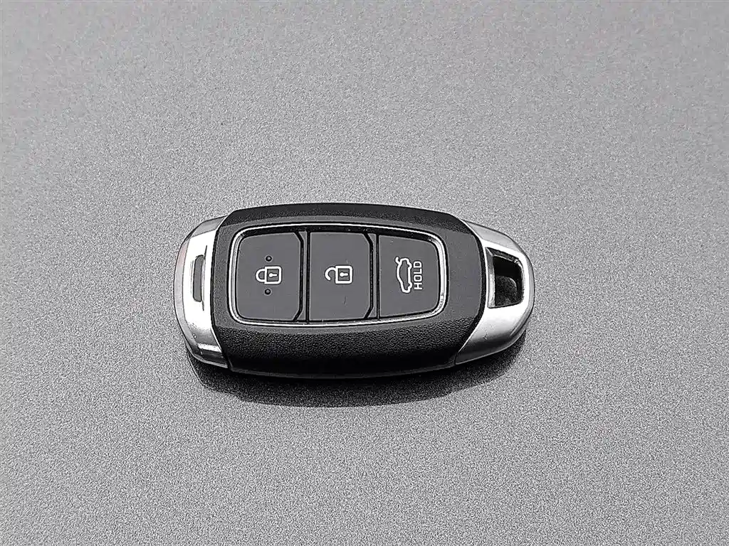 Hyundai Elantra 2025 — фото 19