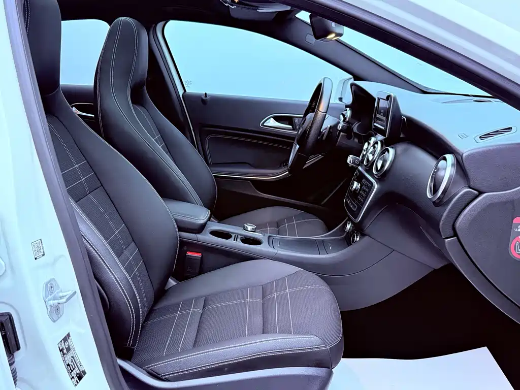 Mercedes-Benz A-Class 2014 — фото 20