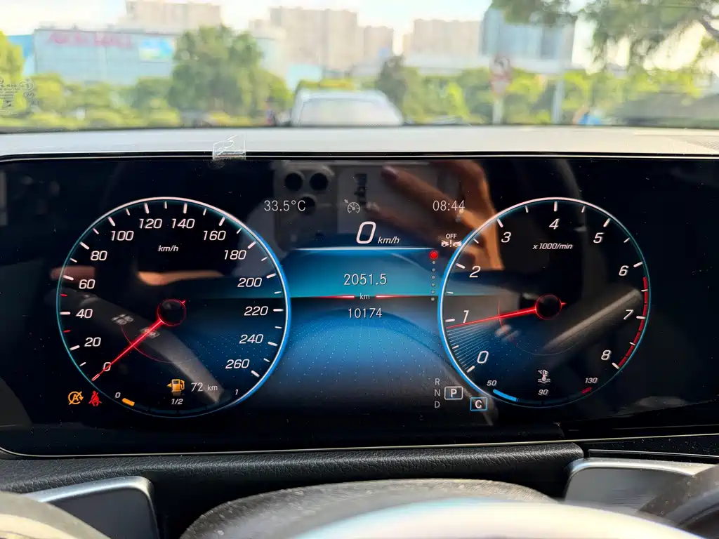 Mercedes-Benz GLB 2023