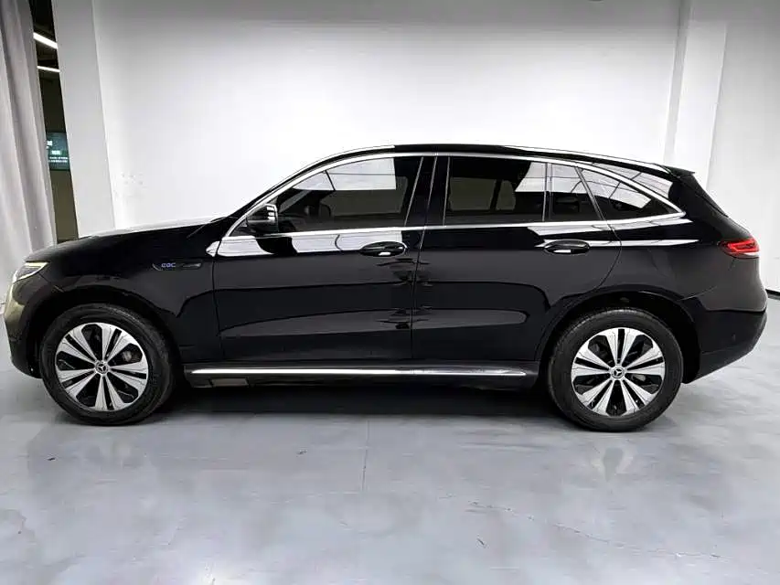 Mercedes-Benz EQC 2021 — фото 9