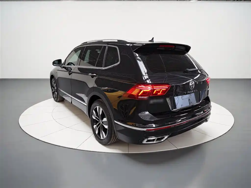 Volkswagen Tiguan L 2022 — фото 5