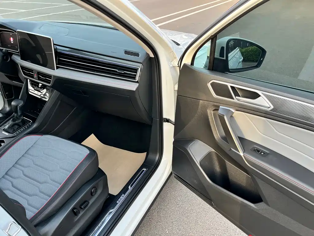 Volkswagen Tiguan L New Energy 2023 — фото 7