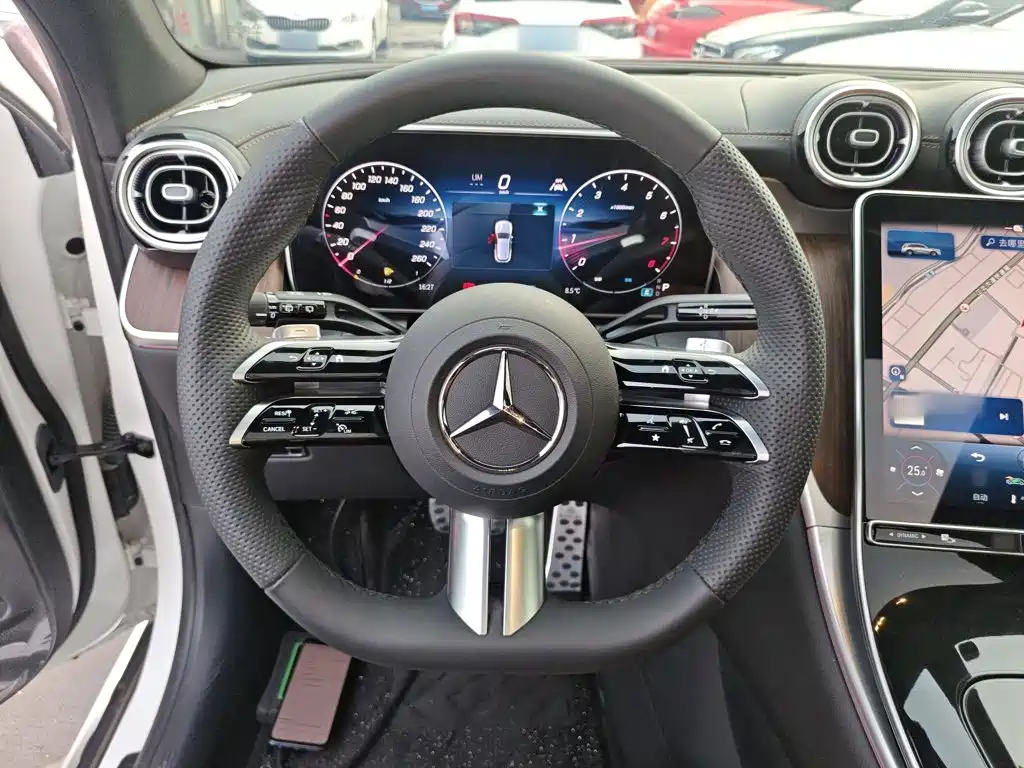Mercedes-Benz GLC 2025