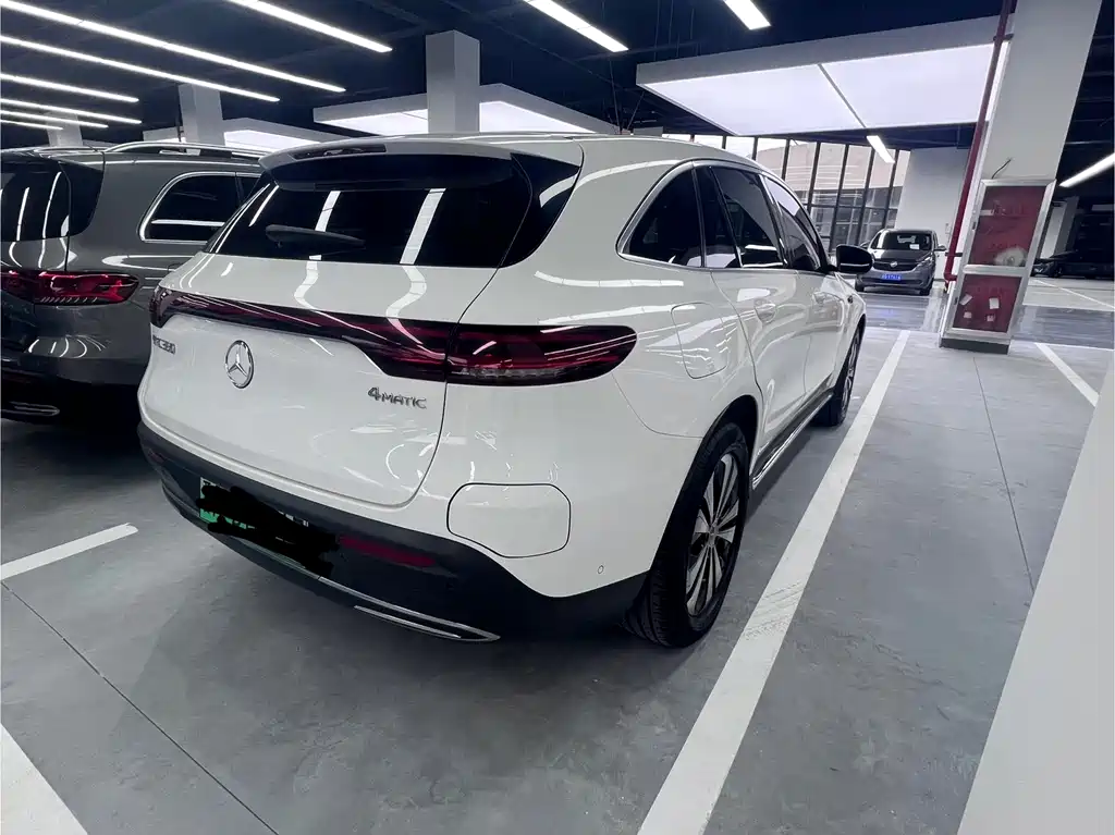 Mercedes-Benz EQC 2021 — фото 11