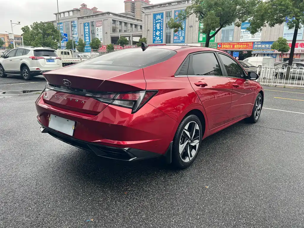 Hyundai Elantra 2023 — фото 14