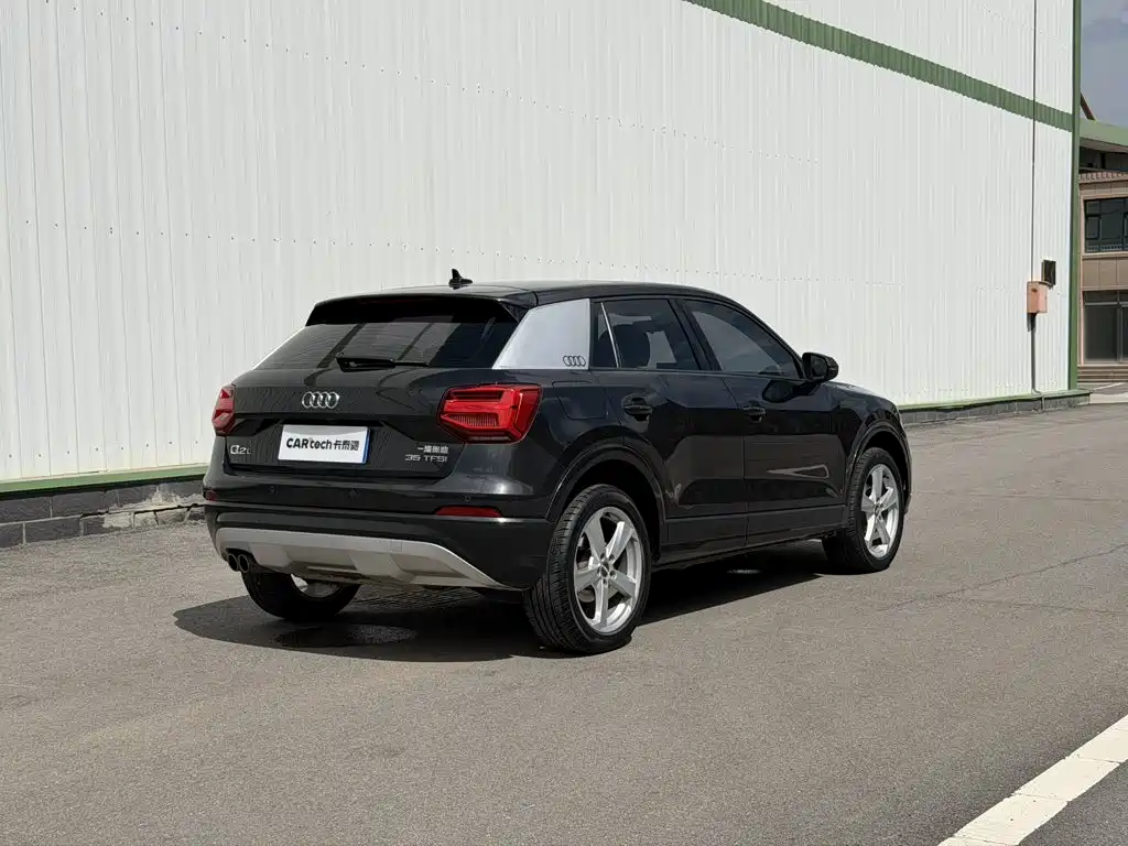 Audi Q2L 2019 — фото 9