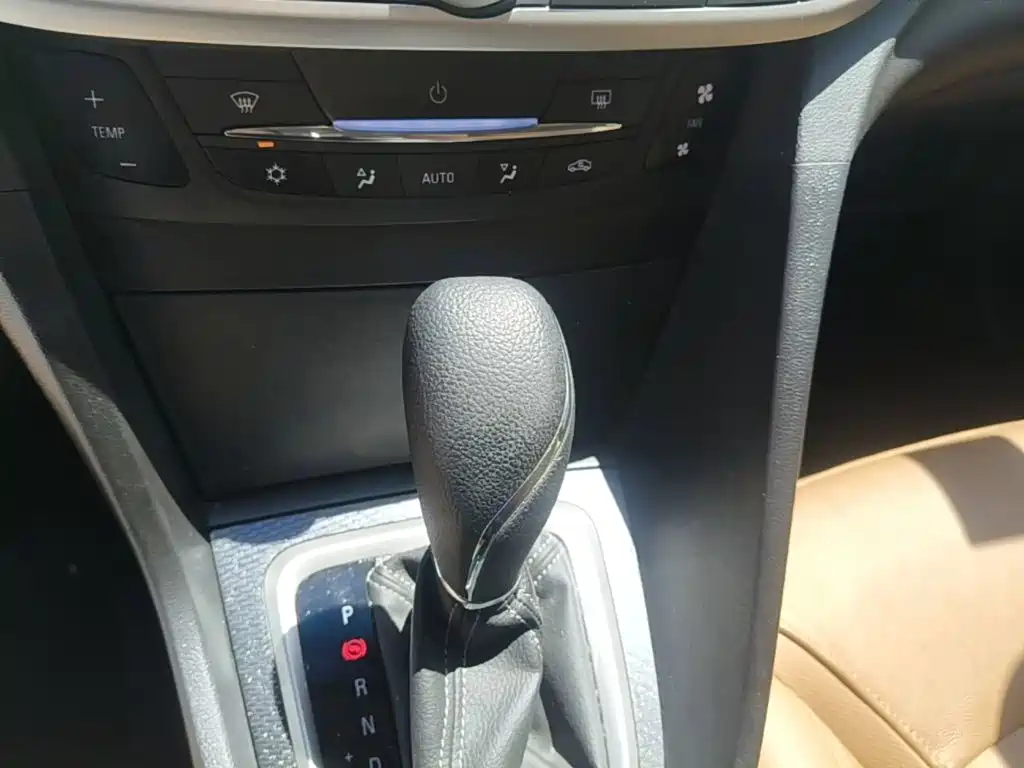 Buick Excelle 2018 — фото 14