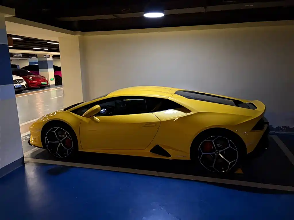 Lamborghini Huracán 2023