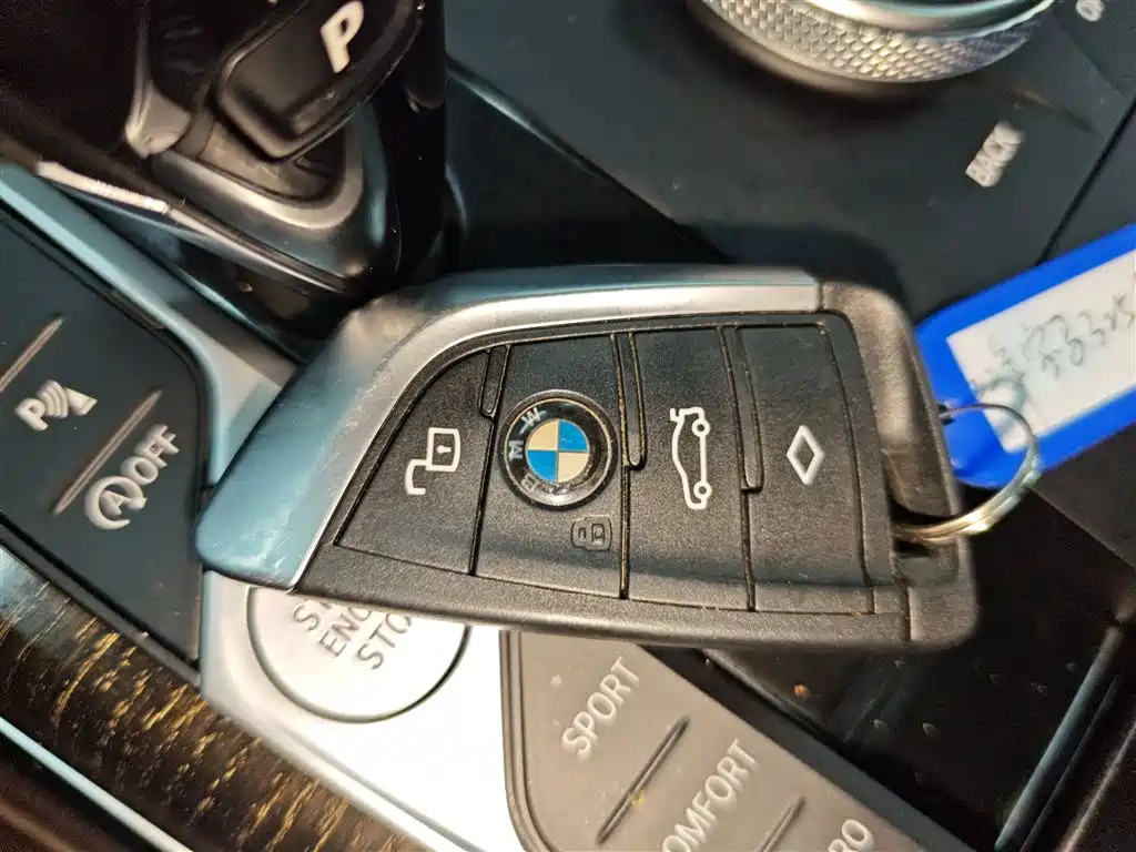 BMW 3 Series 2022 — фото 17