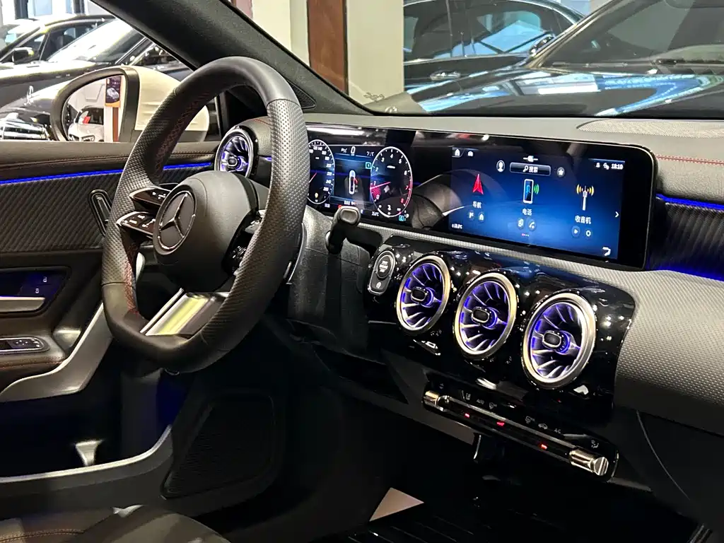 Mercedes-Benz A-Class 2024 — фото 23