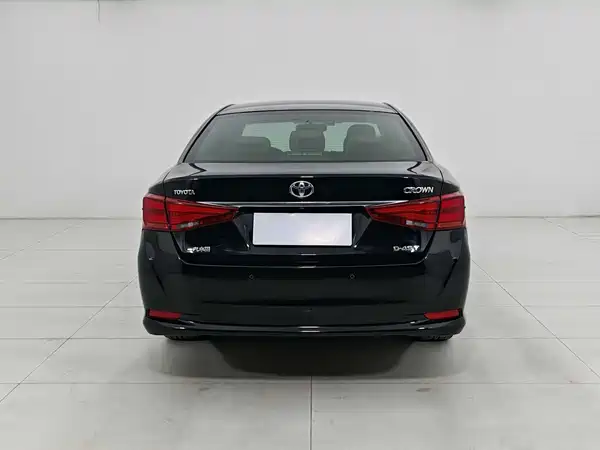 Toyota Crown 2016