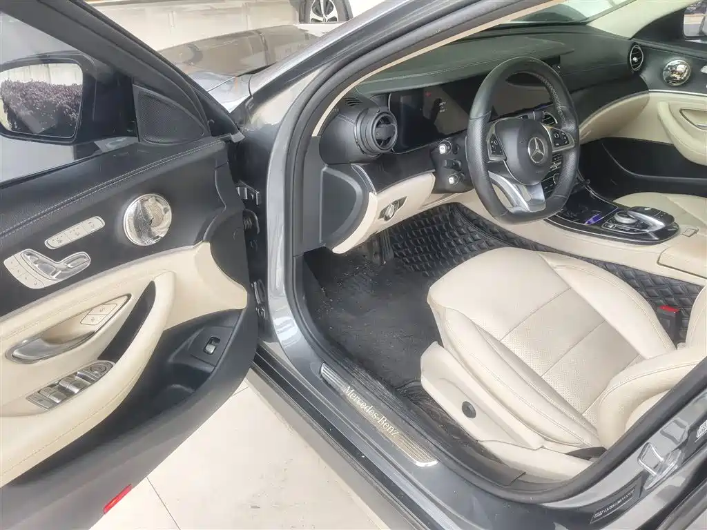 Mercedes-Benz E-Class 2017 — фото 16
