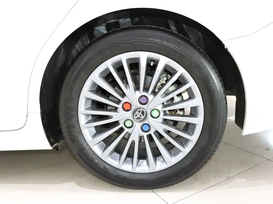 Toyota Camry 2025 — фото 20