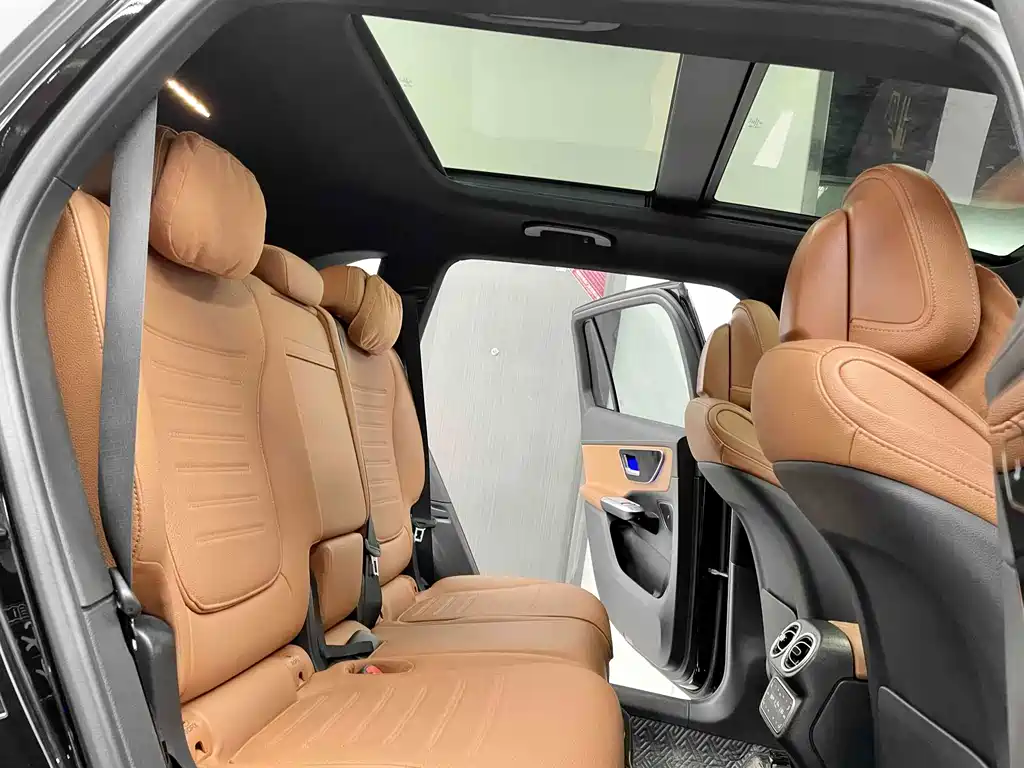 Mercedes-Benz GLC 2023