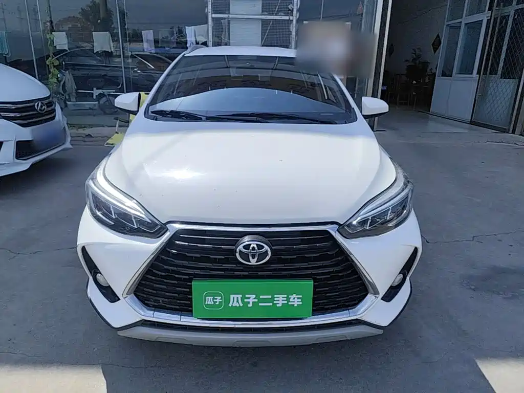 Toyota Yaris L 2022 — фото 3