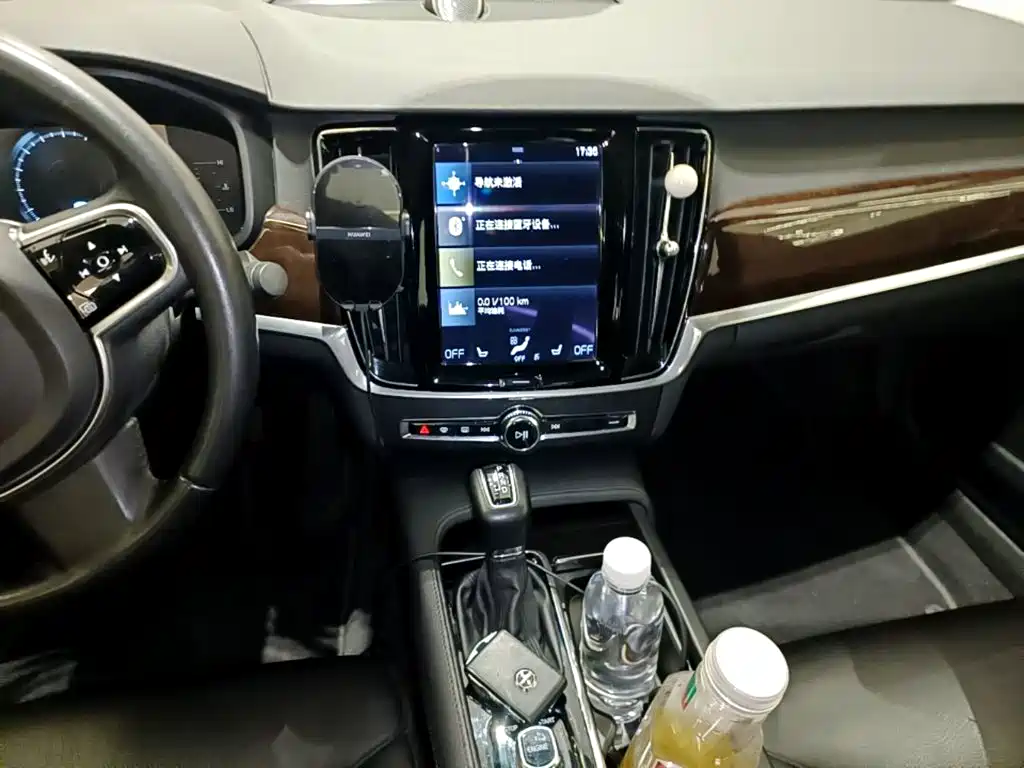 Volvo S90 2017 — фото 13