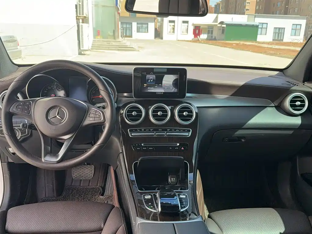 Mercedes-Benz GLC 2019 — фото 16