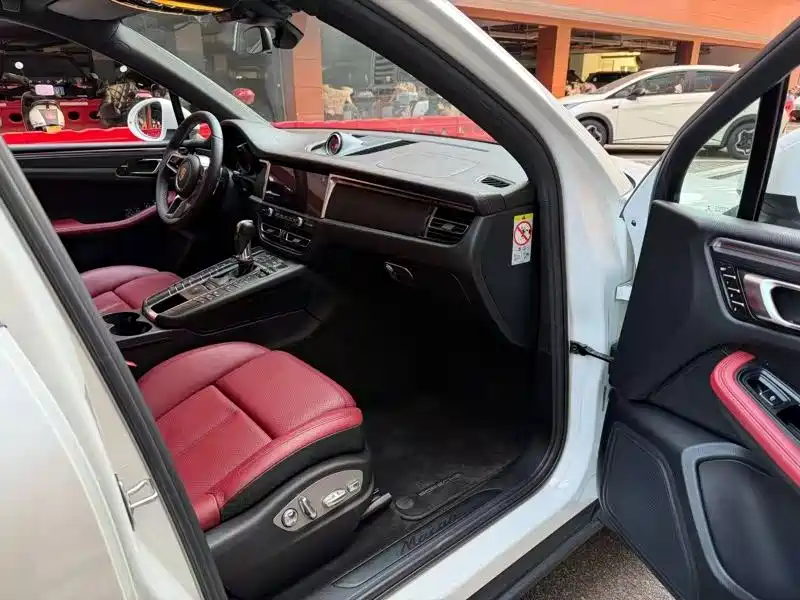 Porsche Macan 2019 — фото 14