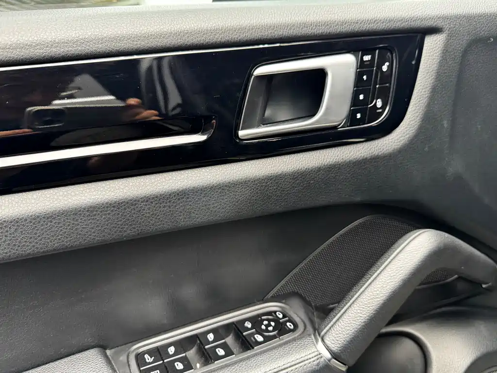 Porsche Cayenne New Energy 2020 — фото 13