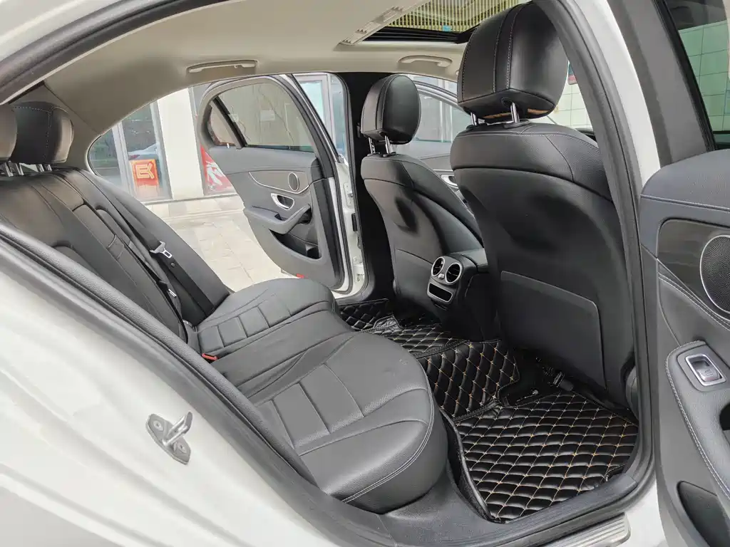 Mercedes-Benz C-Class 2019 — фото 10