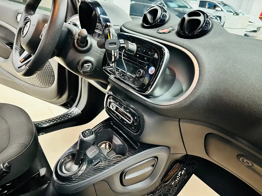 smart fortwo 2019 — фото 29