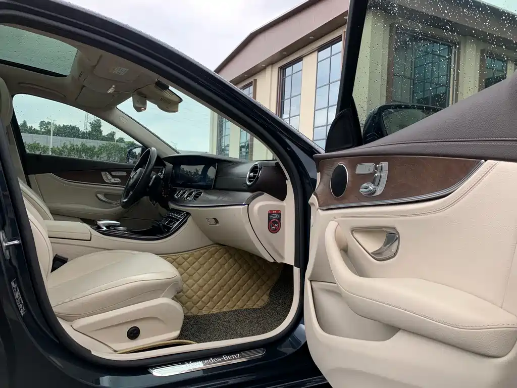 Mercedes-Benz E-Class 2017 — фото 15