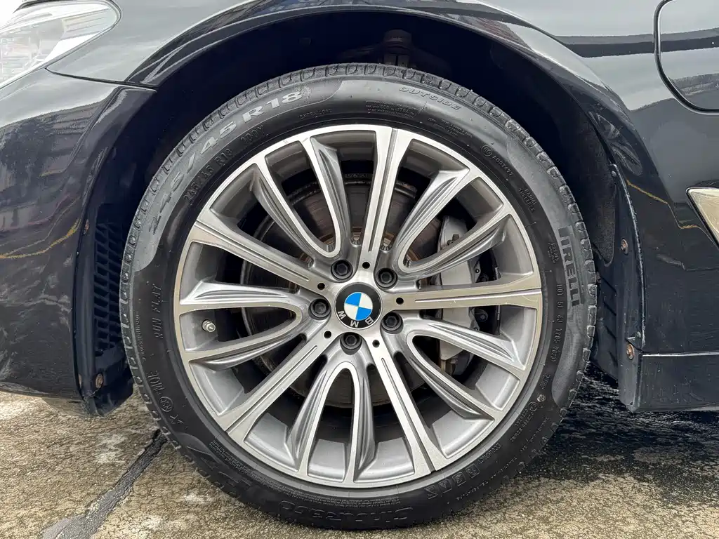 BMW 5 Series New Energy 2020 — фото 28