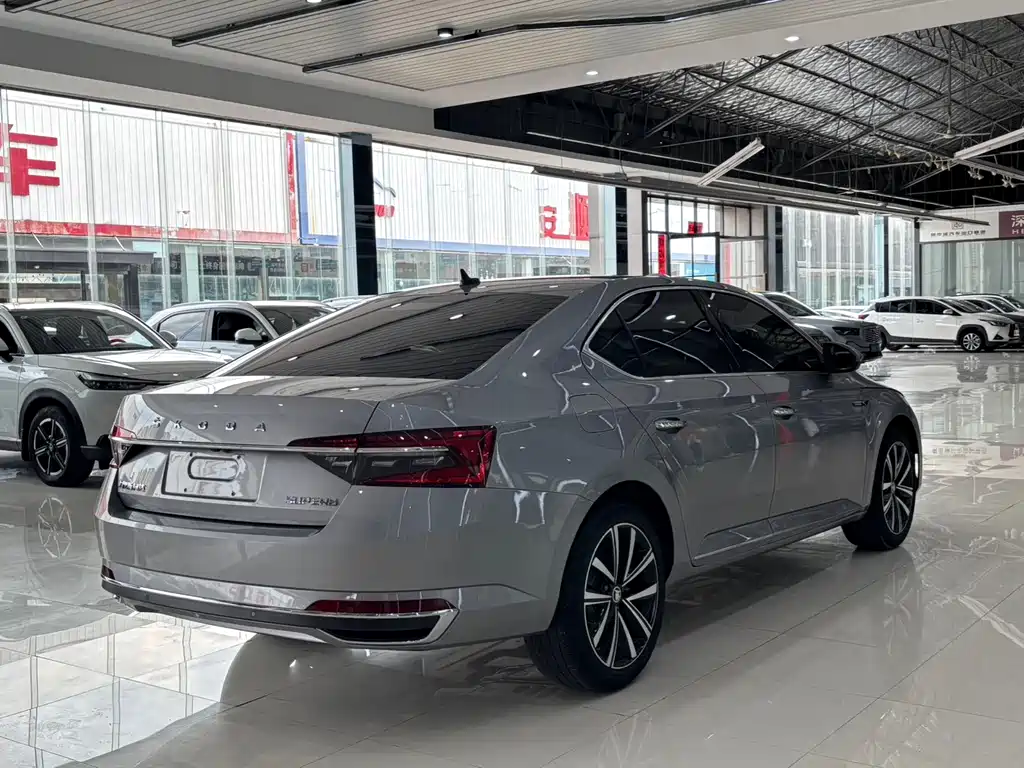 Skoda Superb 2023 — фото 9