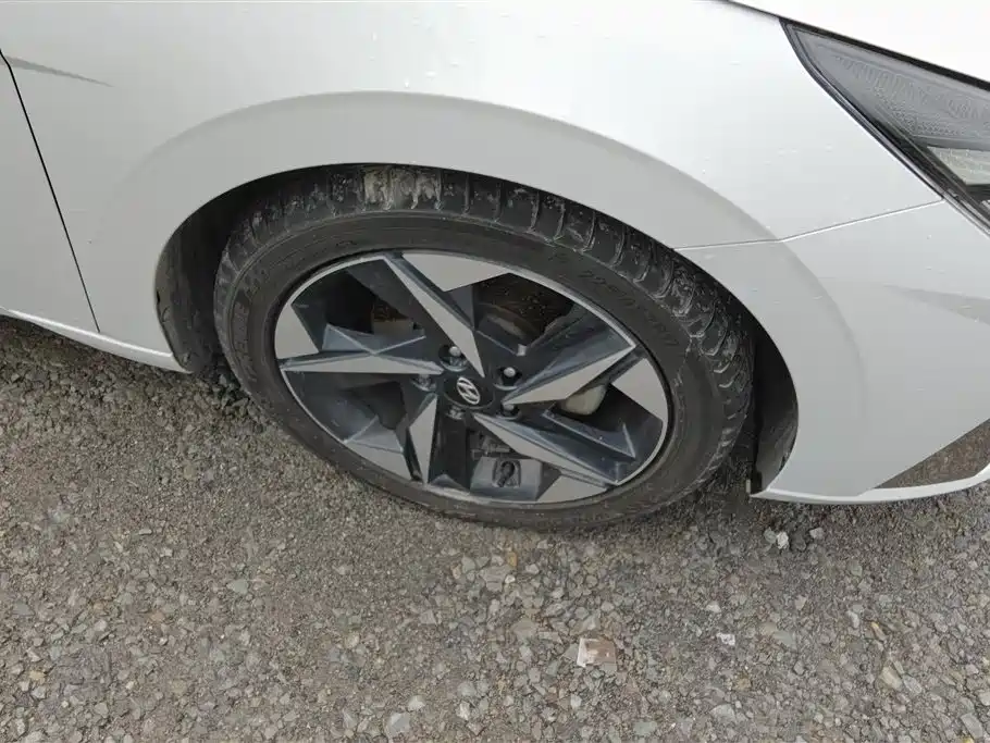 Hyundai Elantra 2022