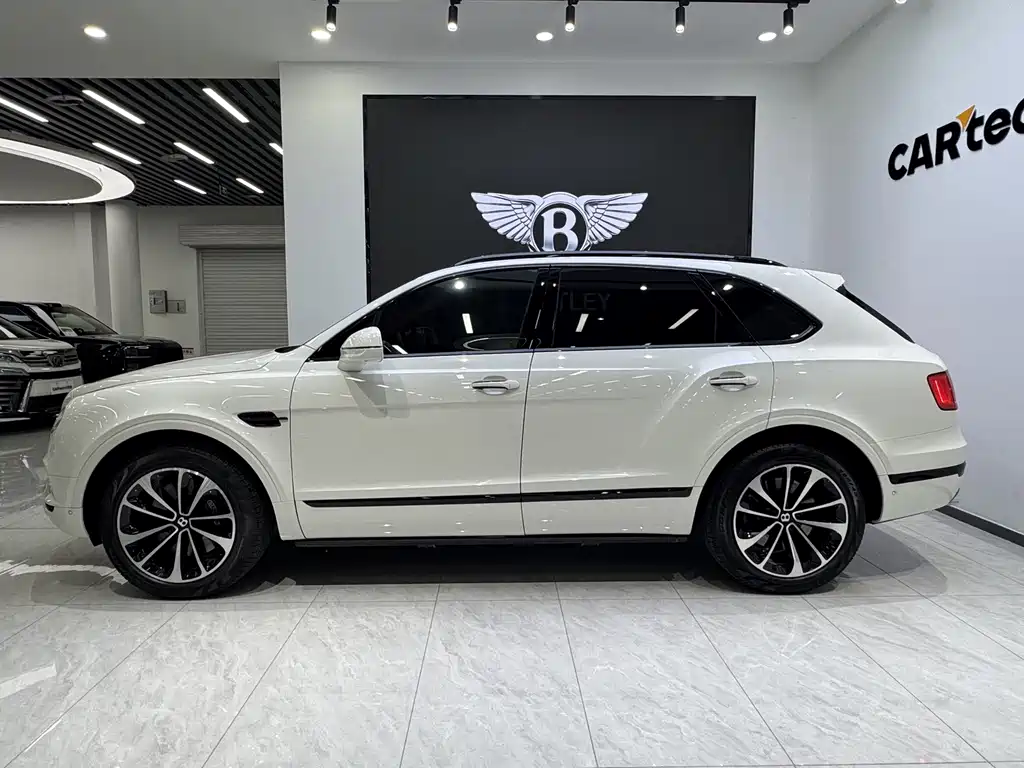 Bentley Bentayga 2019 — фото 7