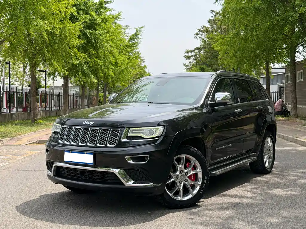 Jeep Grand Cherokee 2015 — фото 1