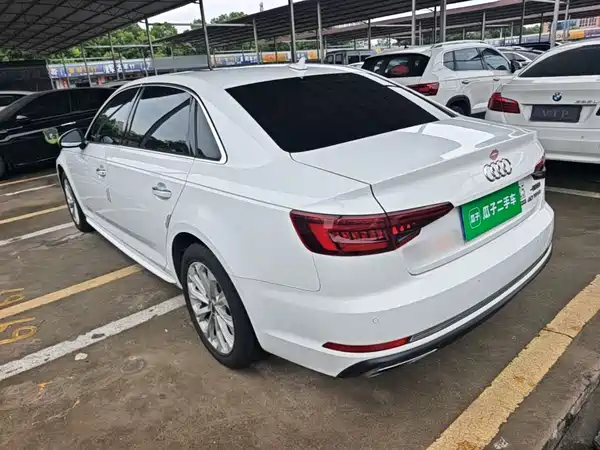 Audi A4L 2019