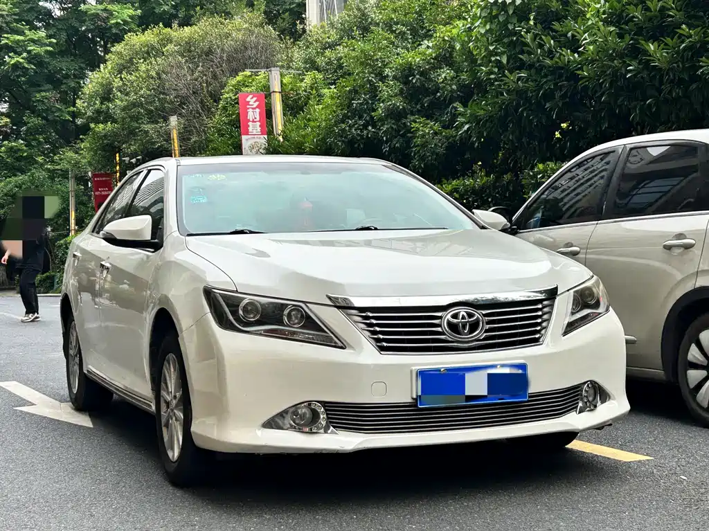 Toyota Camry 2014 — фото 3