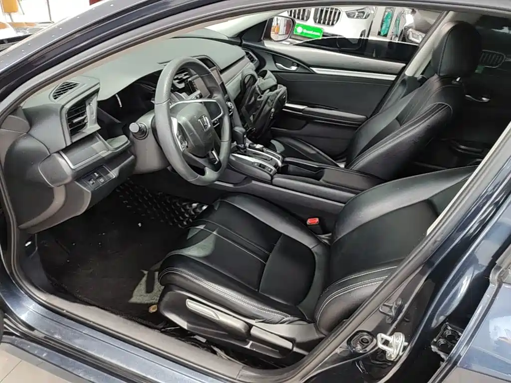 Honda Civic 2018 — фото 16