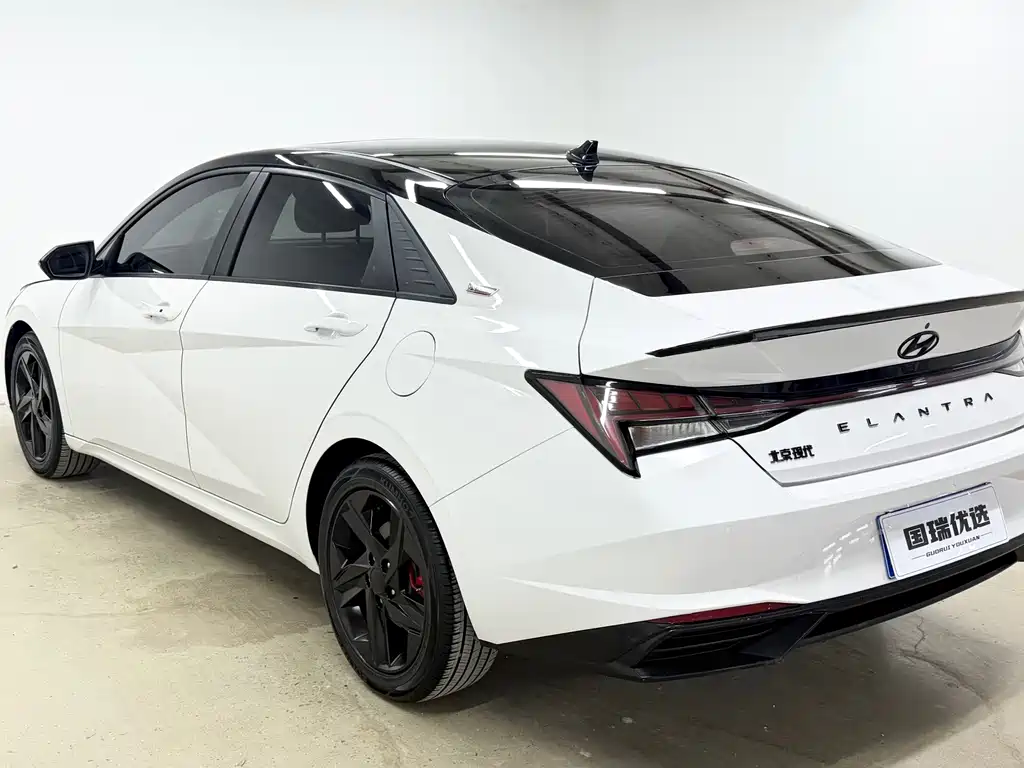 Hyundai Elantra 2022