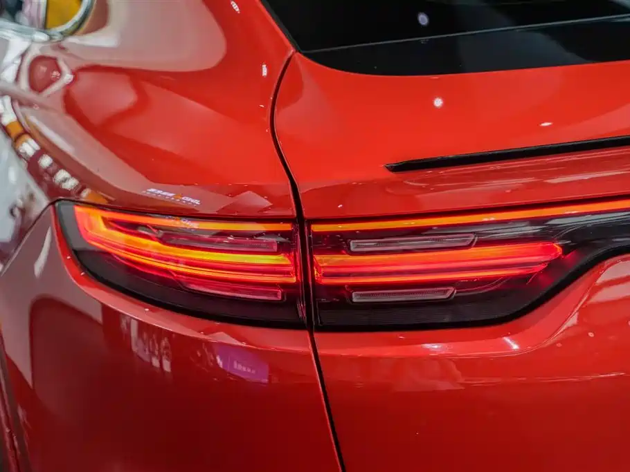Porsche Cayenne 2019 — фото 18