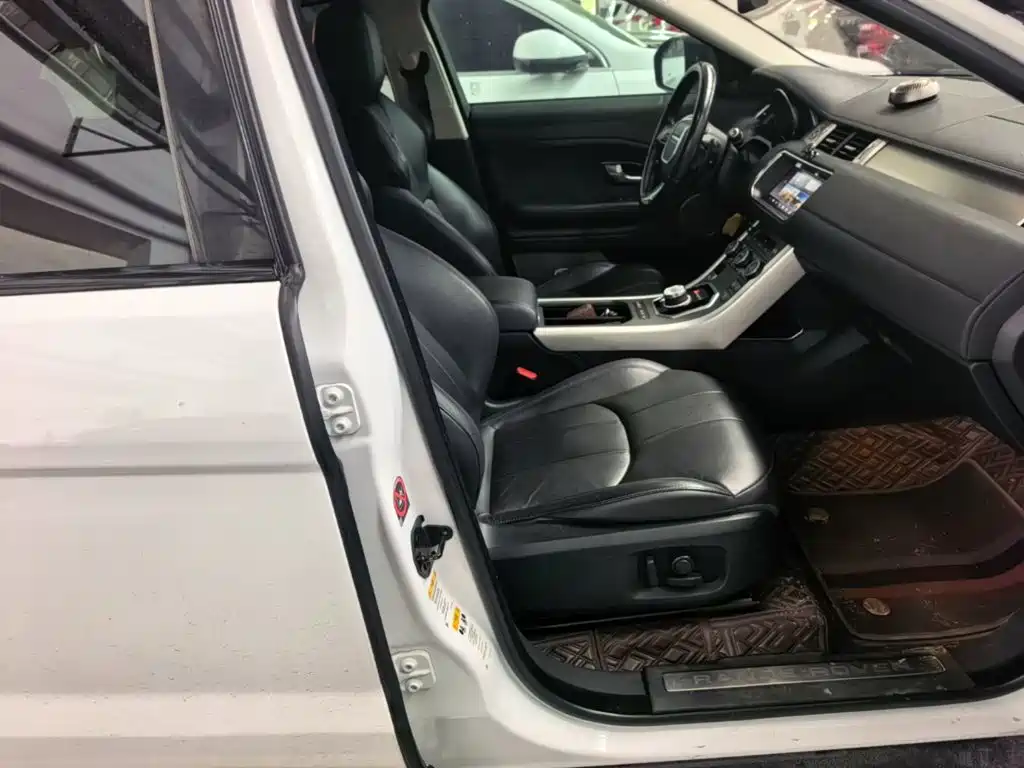 Land Rover Evoque 2018 — фото 25