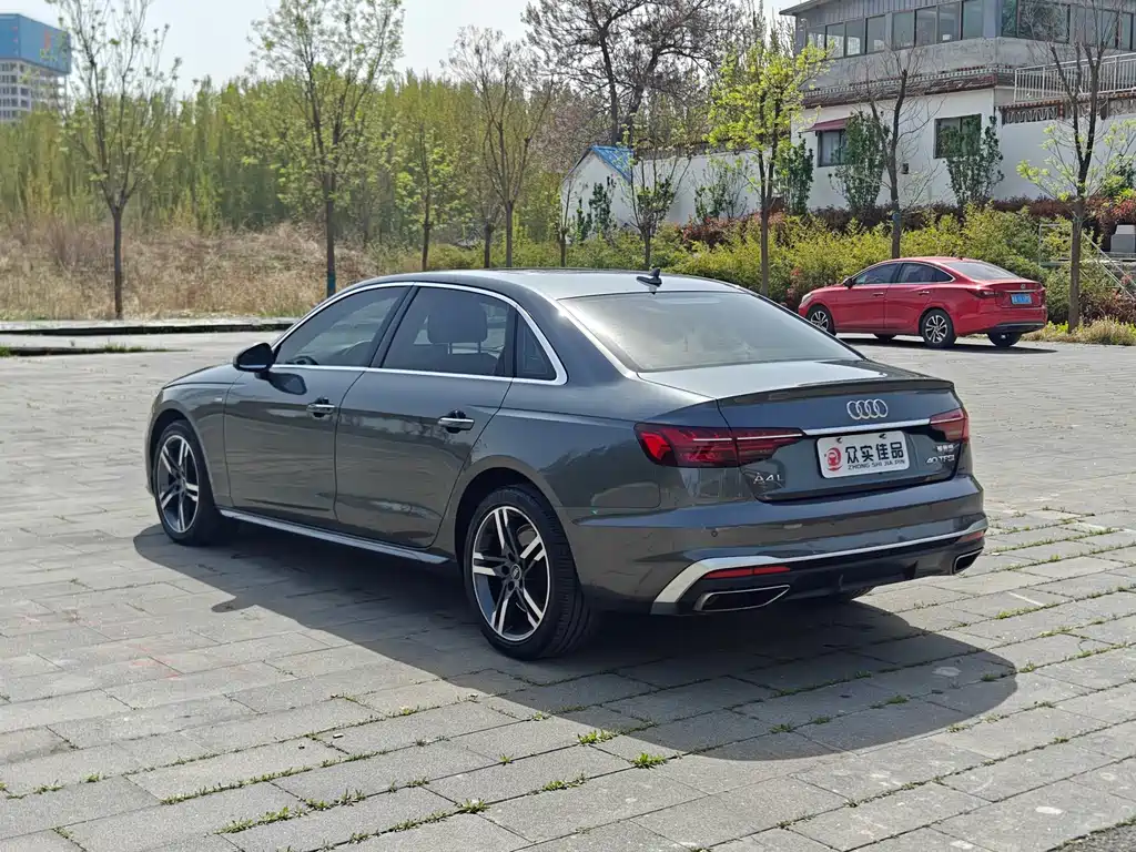 Audi A4L 2022 — фото 9